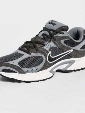 Nike Men's Gray and Black Mesh Running Shoes